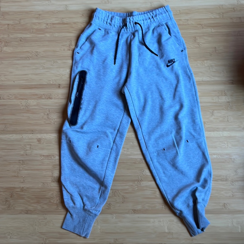 🖤NIKE grey tapered joggers - XS